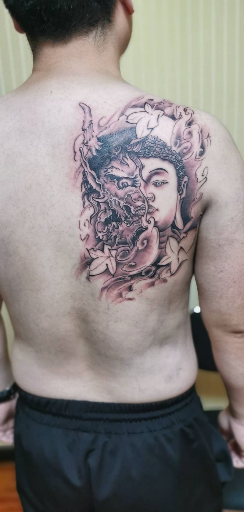 善恶纹身图片_背部纹身图案