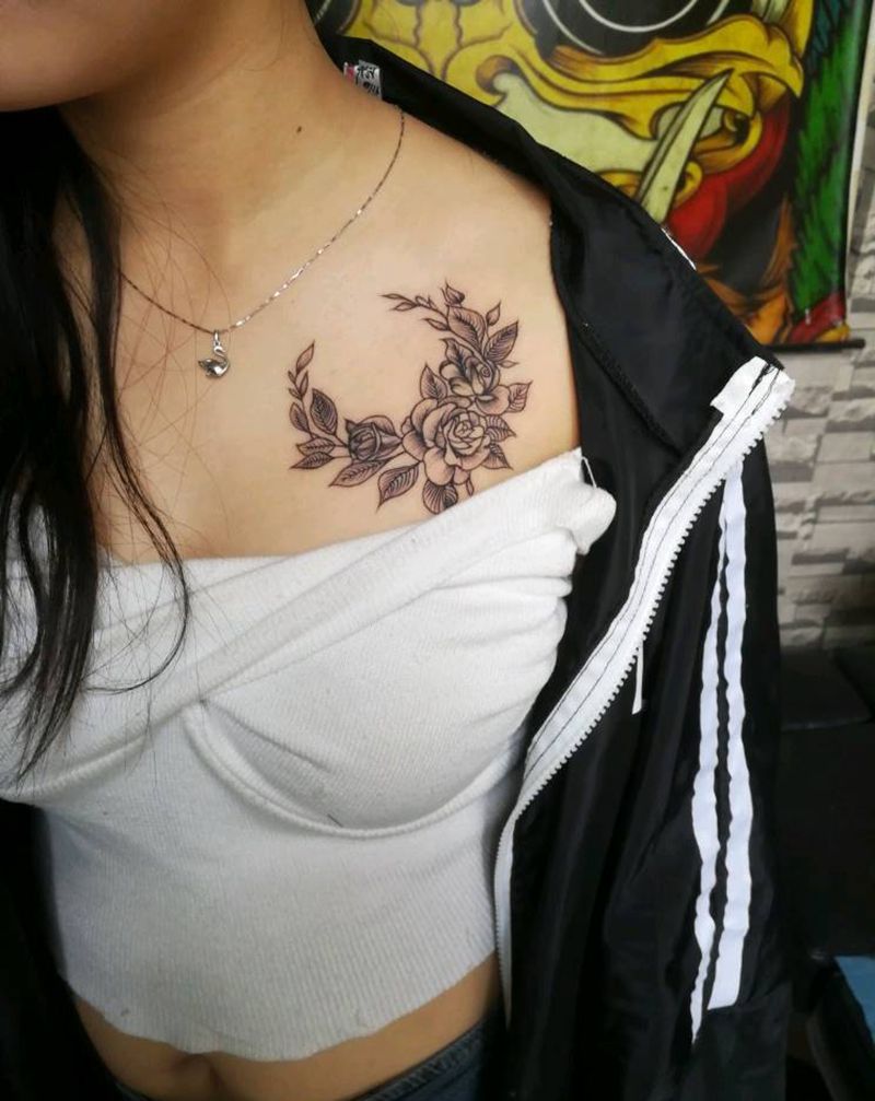 素花纹身图片_胸部纹身图案