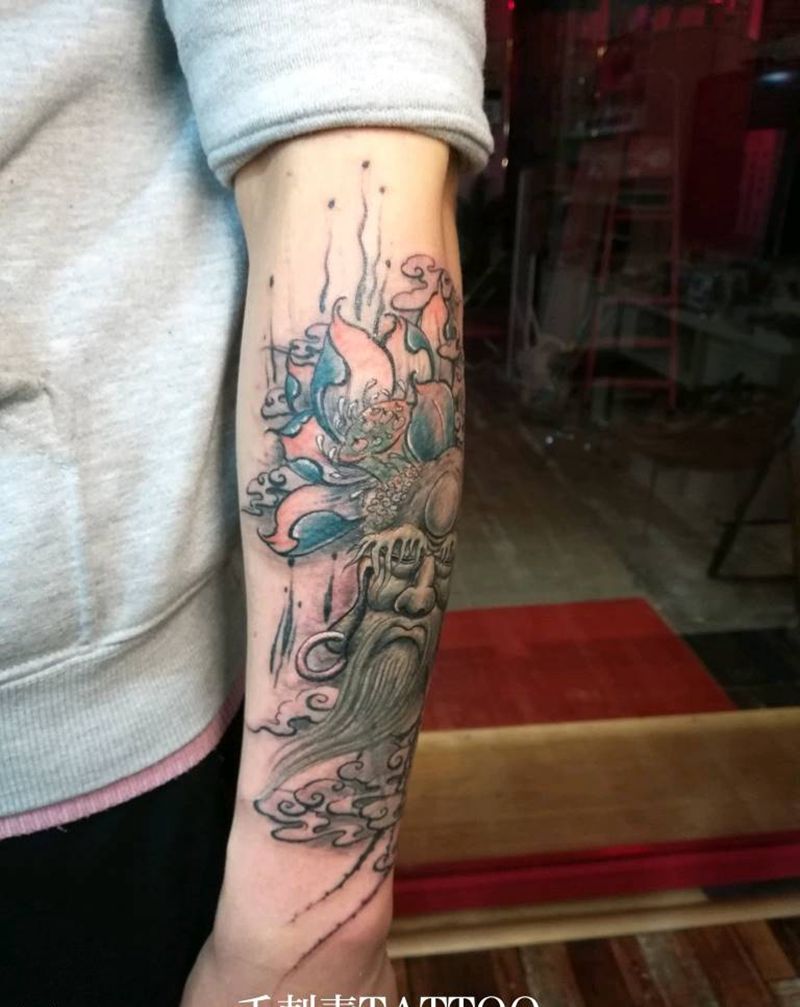 旧图遮盖~达摩纹身图片_手臂新传统水墨中国风纹身图案