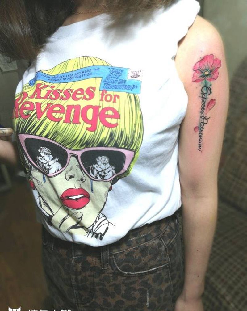 花花和字母纹身图片