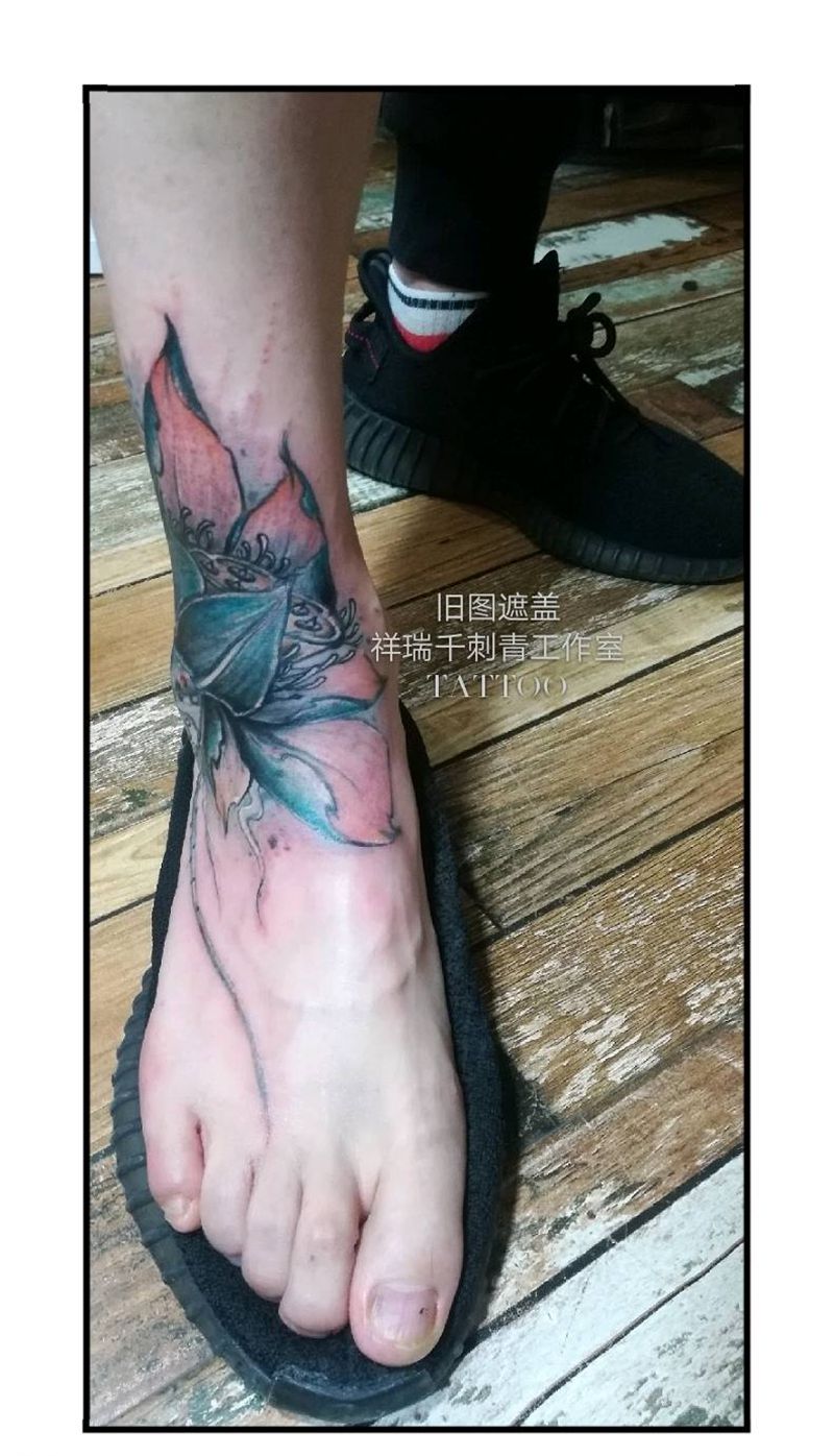 遮盖~莲纹身图片_脚部腿部水墨旧图遮盖纹身图案
