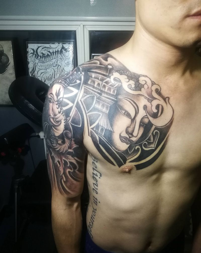 半甲纹身图片_胸部老传统纹身图案