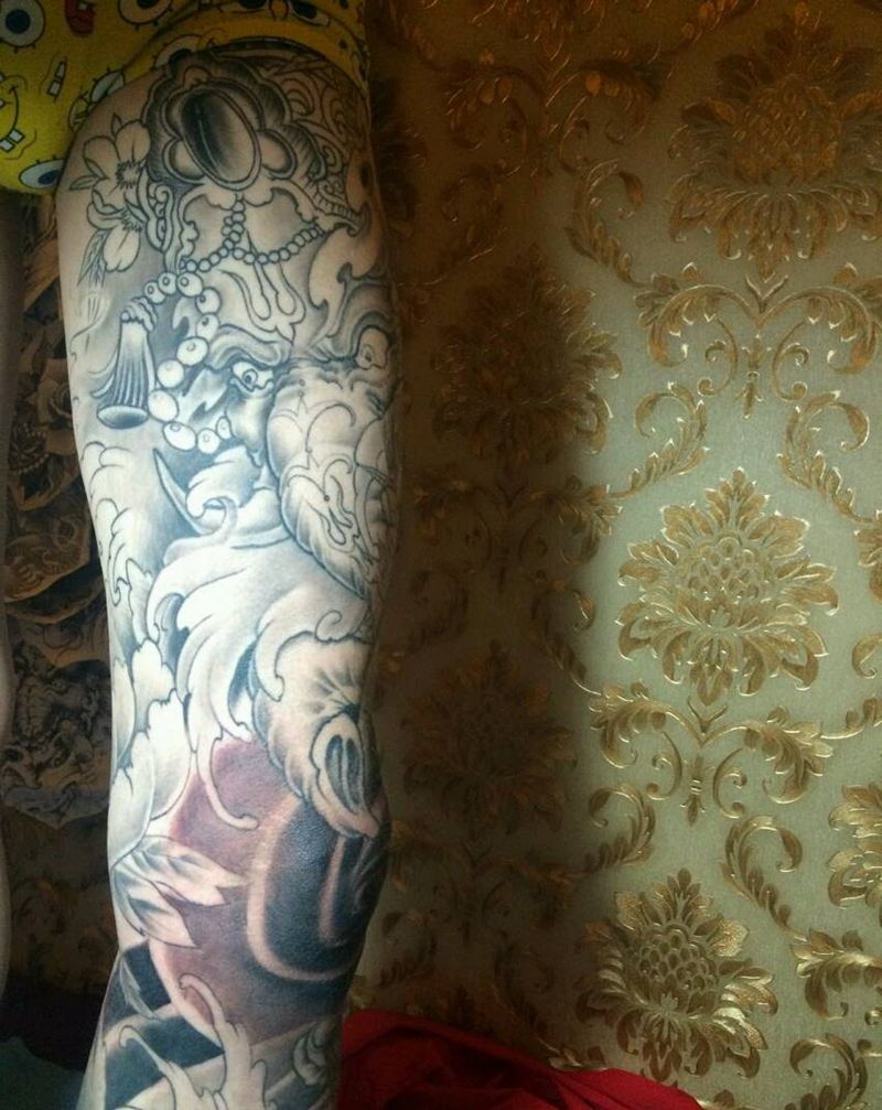 花腿纹身图片_腿部传统纹身图案