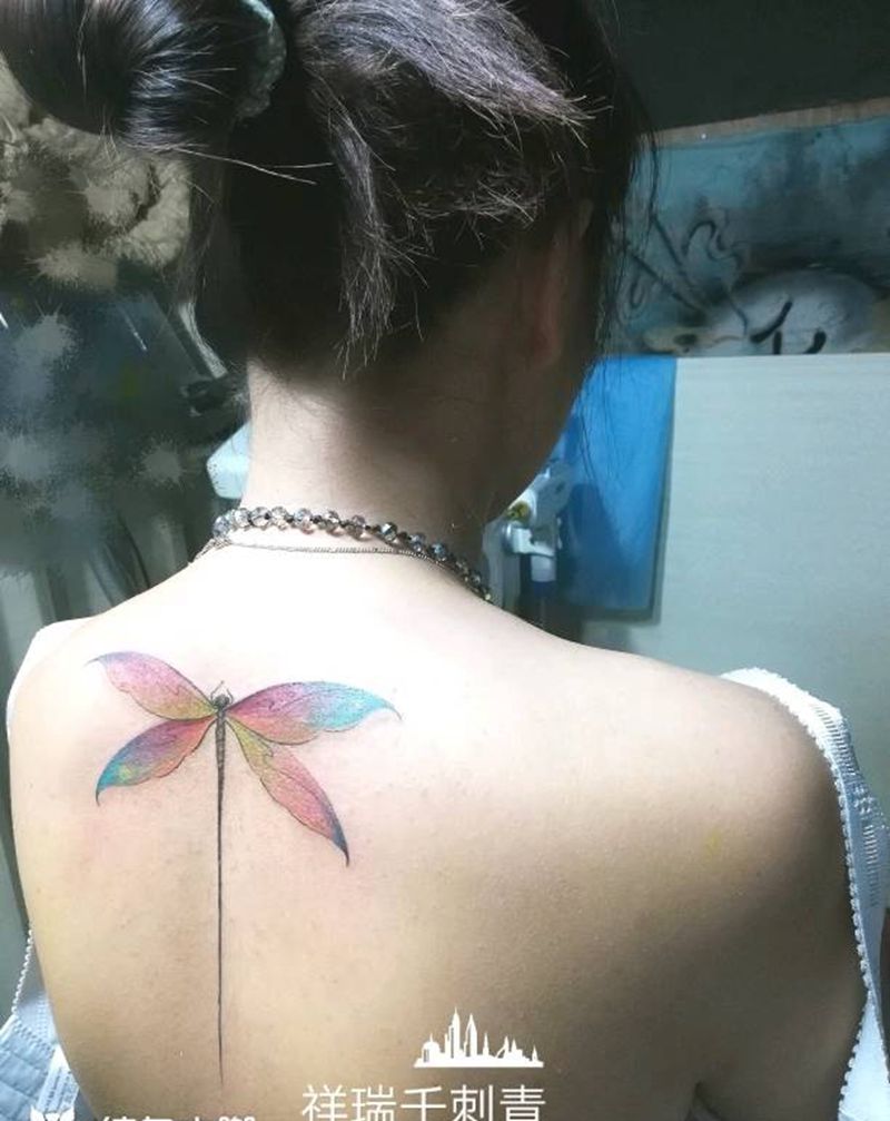 蜓蜓玉立纹身图片