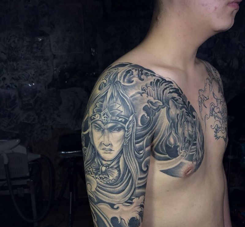 赵云纹身图片_手臂胸部新传统半甲纹身图案