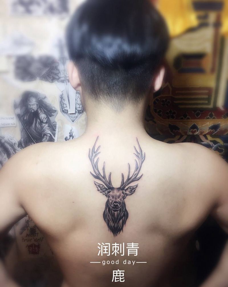 润刺青出品#鹿#给客人画了两只鹿，更喜欢第一只，客人很帅，谢谢信任纹身图片