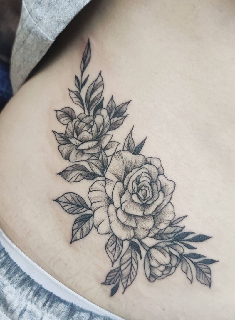 腰部素花纹身图片_腹部纹身图案