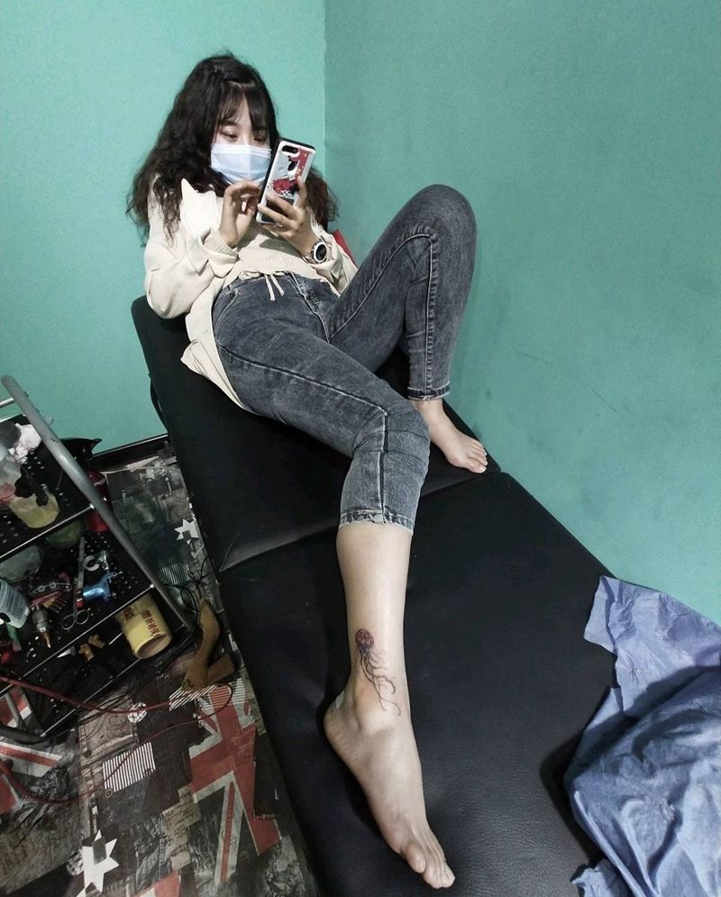 三木嘎作品纹身图片_脚部纹身图案