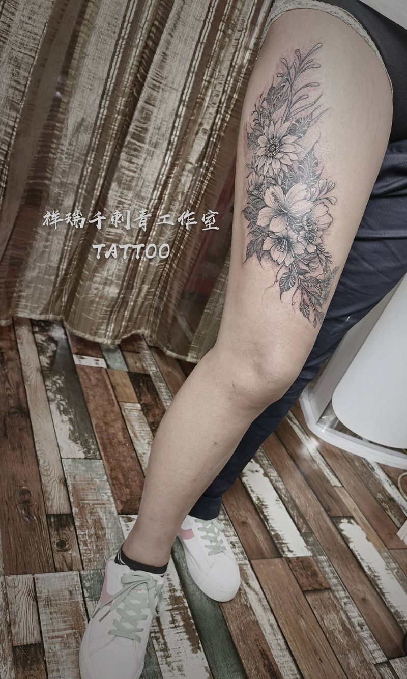 素花纹身图片_腿部点刺New School素花纹身图案