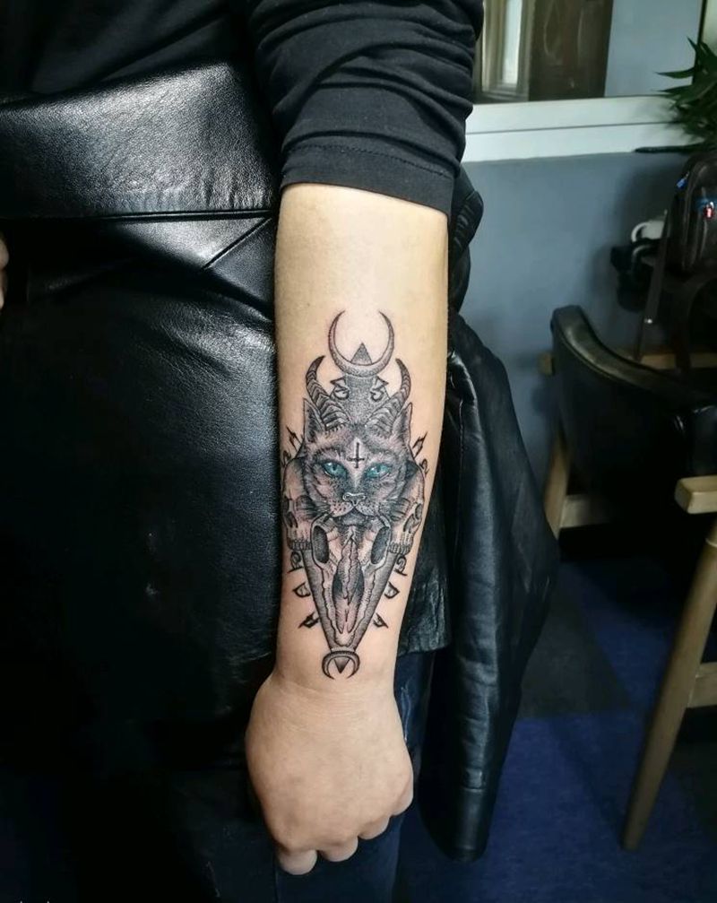 暗黑猫纹身图片_手臂点刺纹身图案