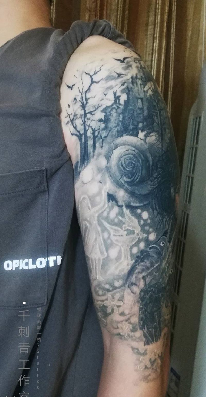 爱德华剪刀手纹身图片_手臂欧美写实旧图遮盖纹身图案