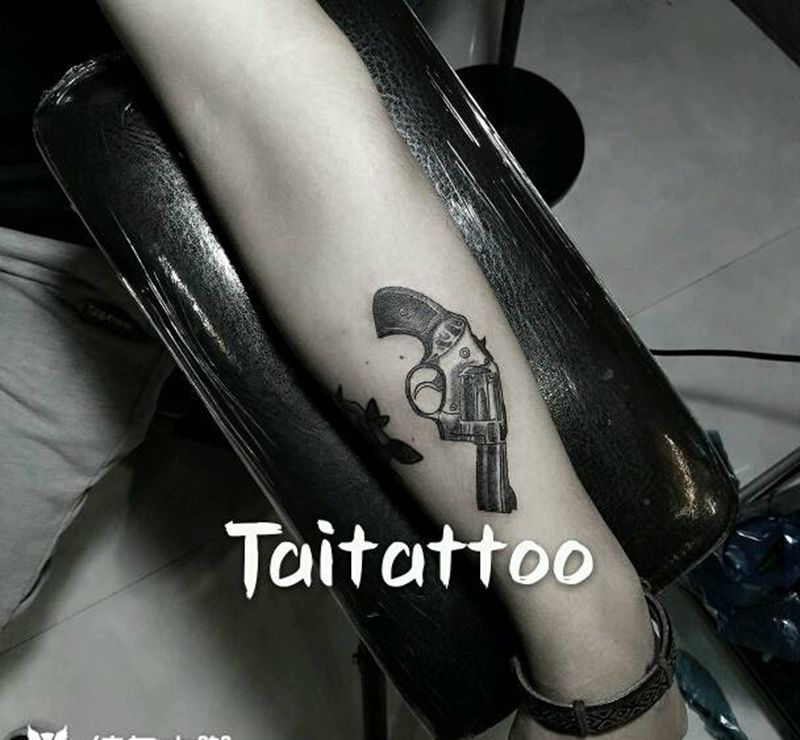 左輪手槍紋身纹身图片
