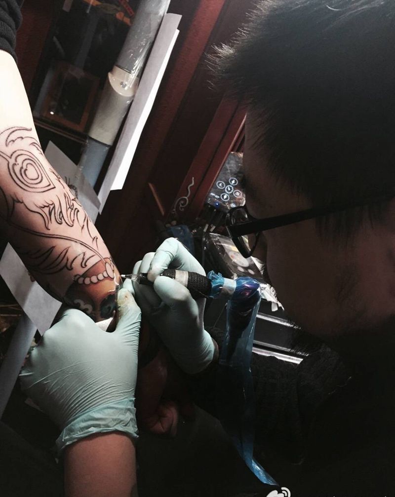 彩色花臂未完成纹身图片