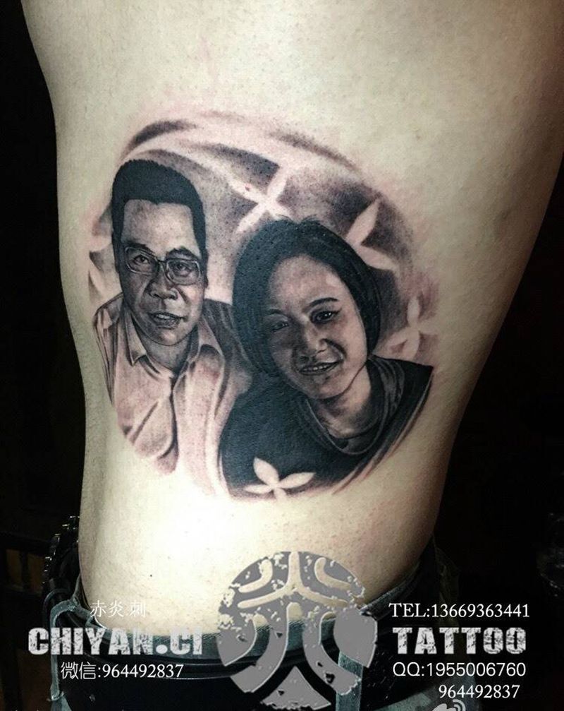 客人父母肖像纹身图片_成品腰部写实肖像人物原创纹身图案
