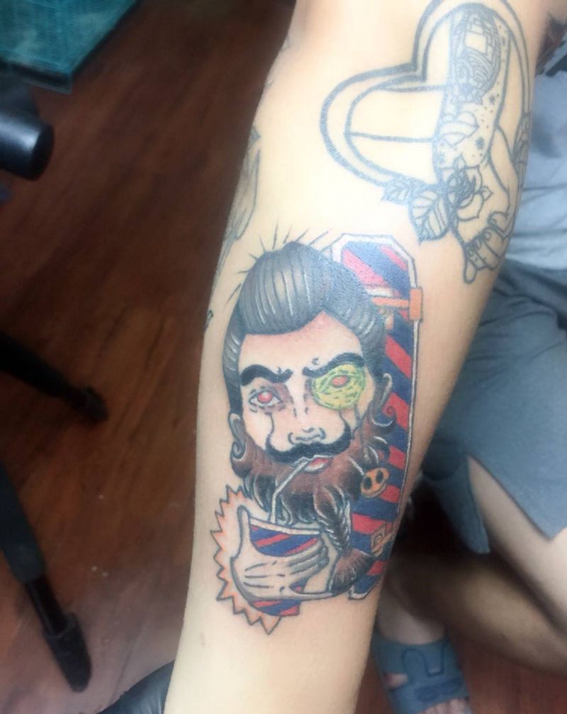 滑板男纹身图片