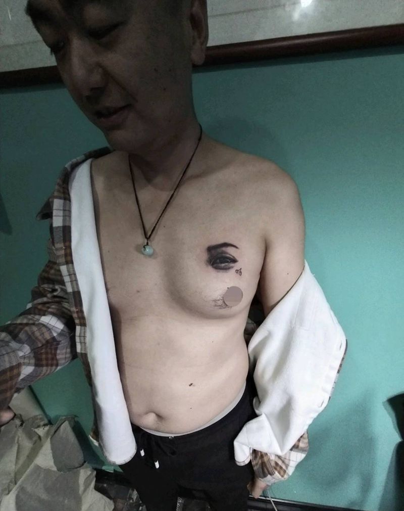 三木嘎作品纹身图片_胸部纹身图案