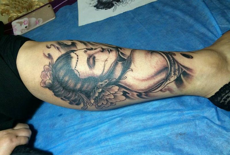 小腿古风美女纹身图片