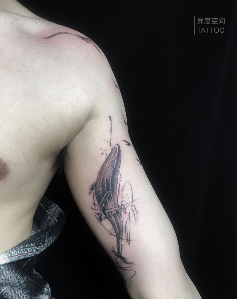 鲸鱼纹身图片_手臂鲸鱼纹身图案