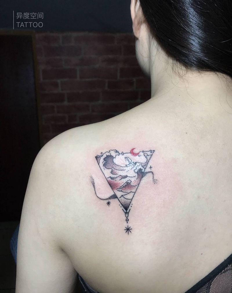 情侣点刺纹身图片_背部胸部点刺几何点刺小清新几何纹身图案