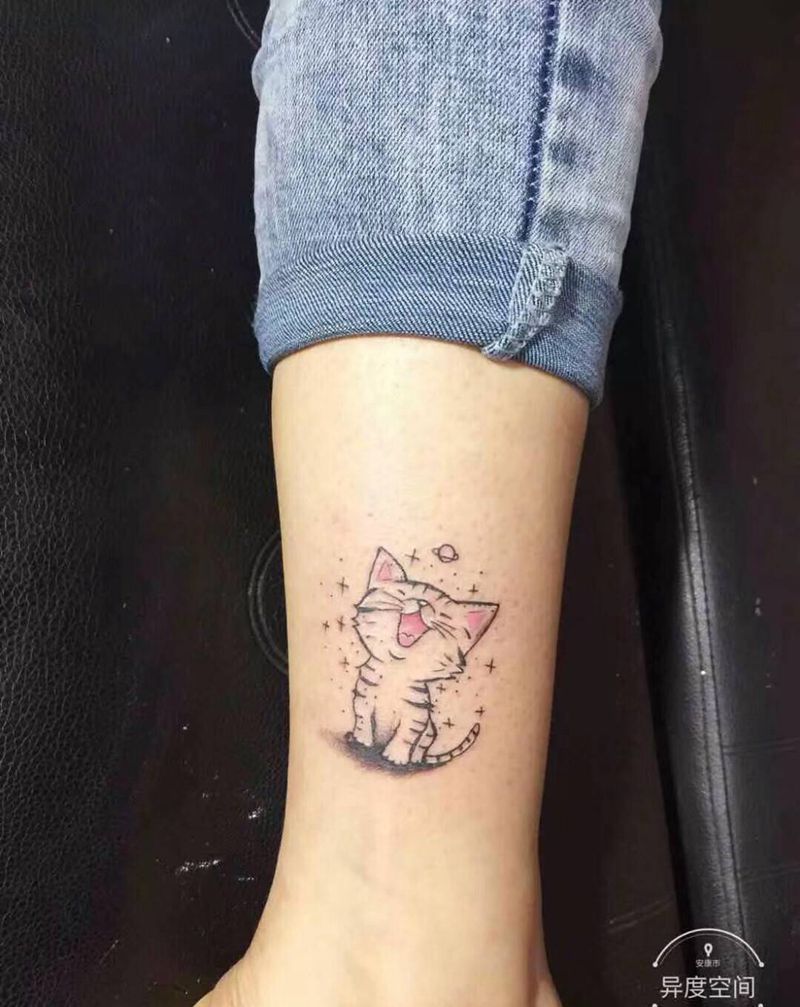 卡通猫咪纹身图片_手臂腿部点刺小清新卡通猫纹身图案