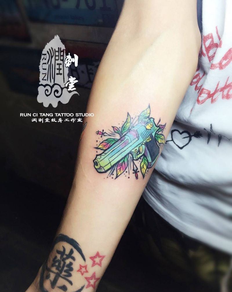 润刺青出品#手枪#纹身图片_成品手臂手部欧美静物原创几何纹身图案