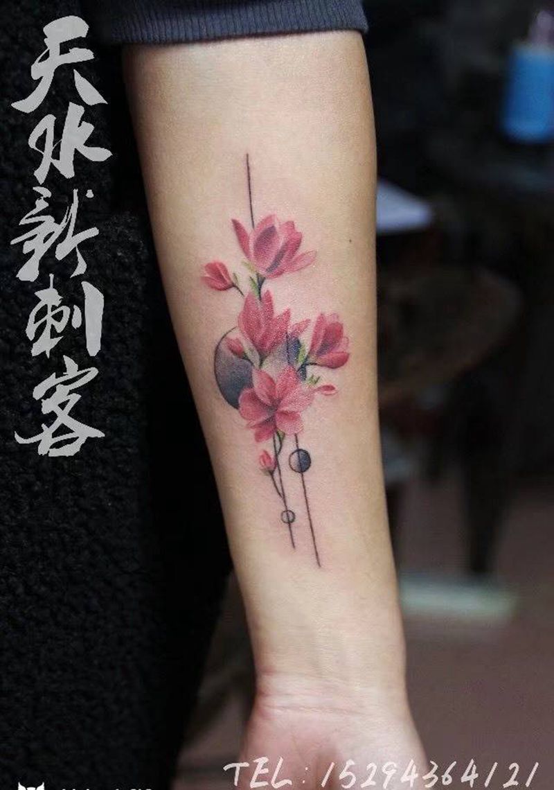 几何樱花纹身图片