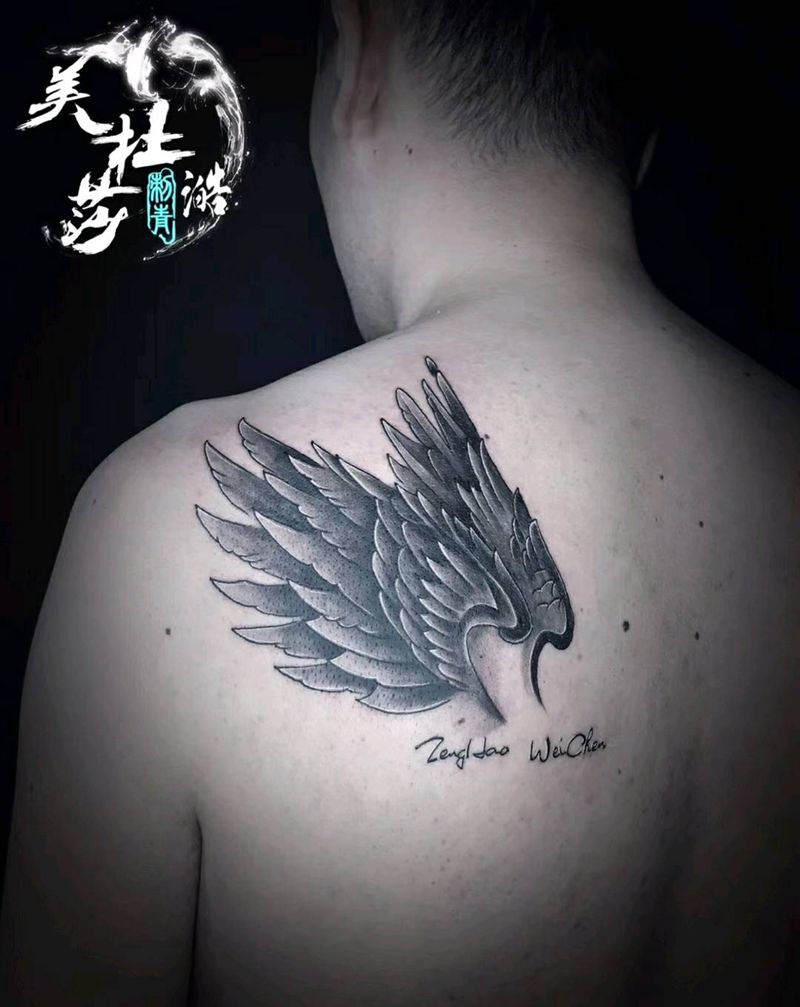 翅膀纹身图片