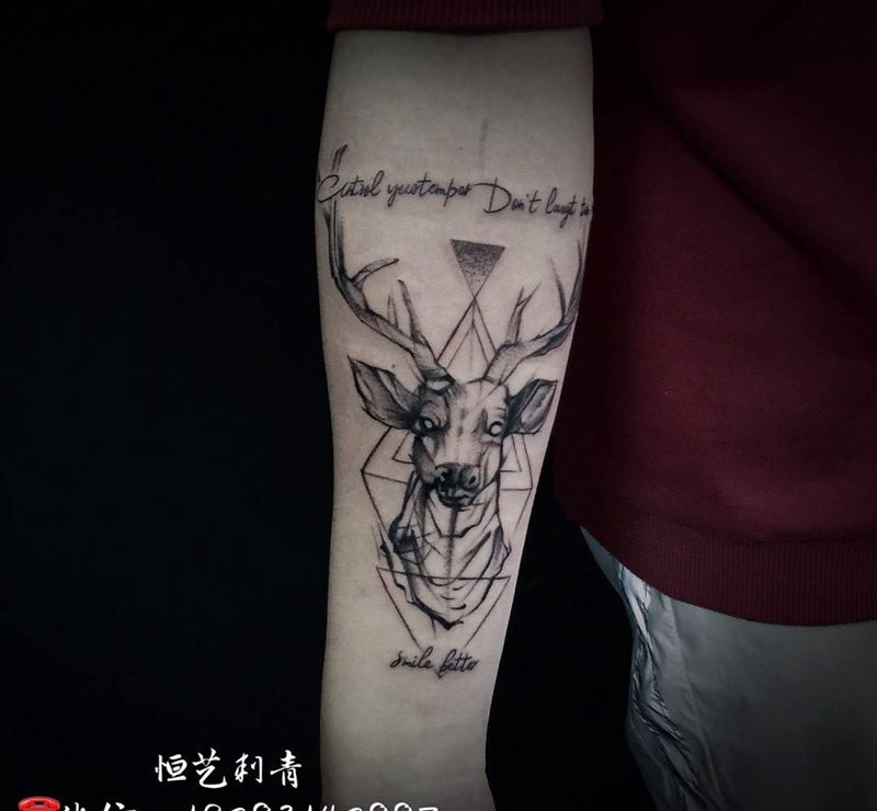 鹿死你手纹身图片