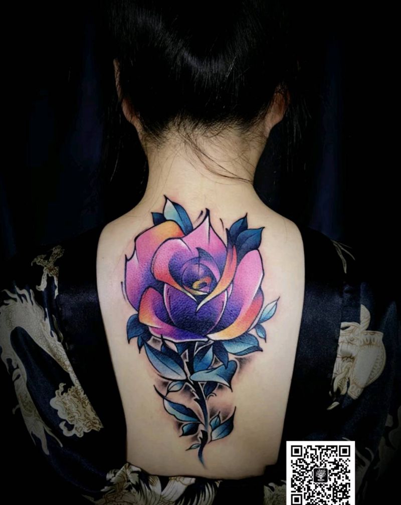 遮盖纹身图片_背部水彩纹身图案