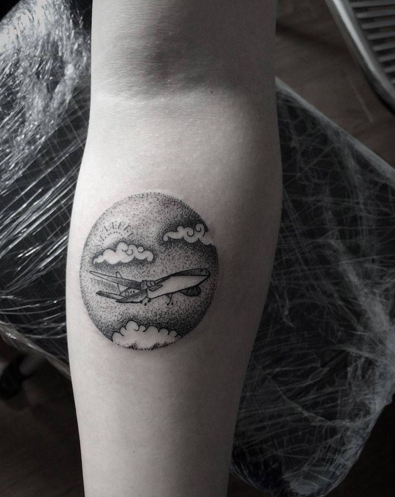 手臂点刺纹身图片