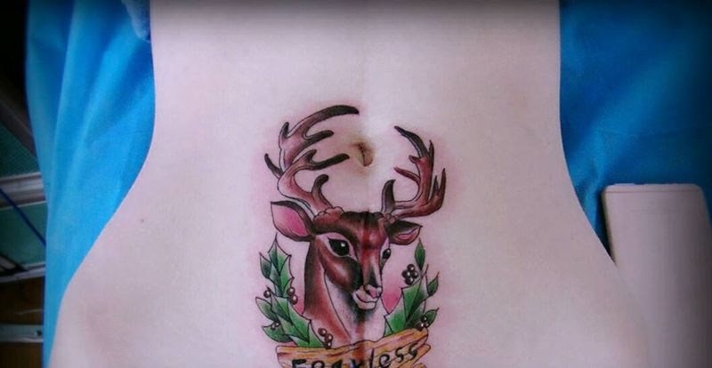 欧美小鹿遮盖剖腹产疤痕纹身图片