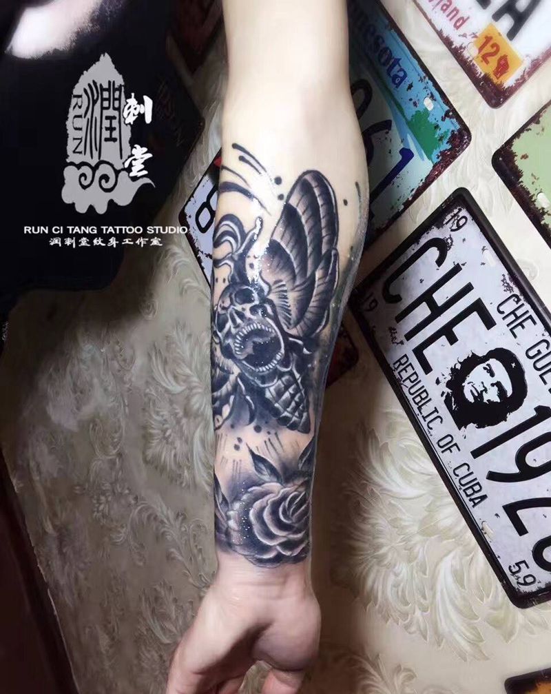 鹿纹身图片_成品手部手臂欧美图腾字符动物植物纹身图案