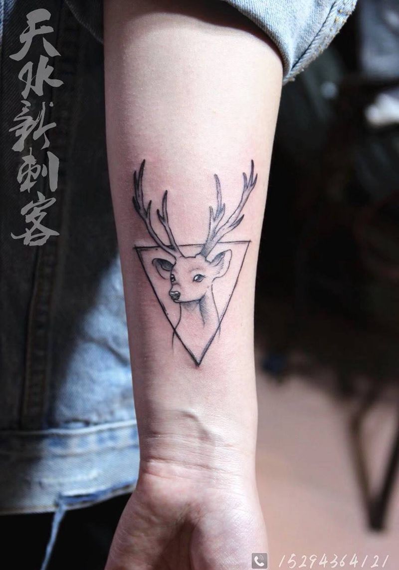 鹿纹身图片