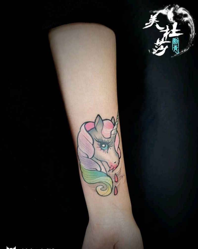 独角兽纹身图片_手臂New School纹身图案