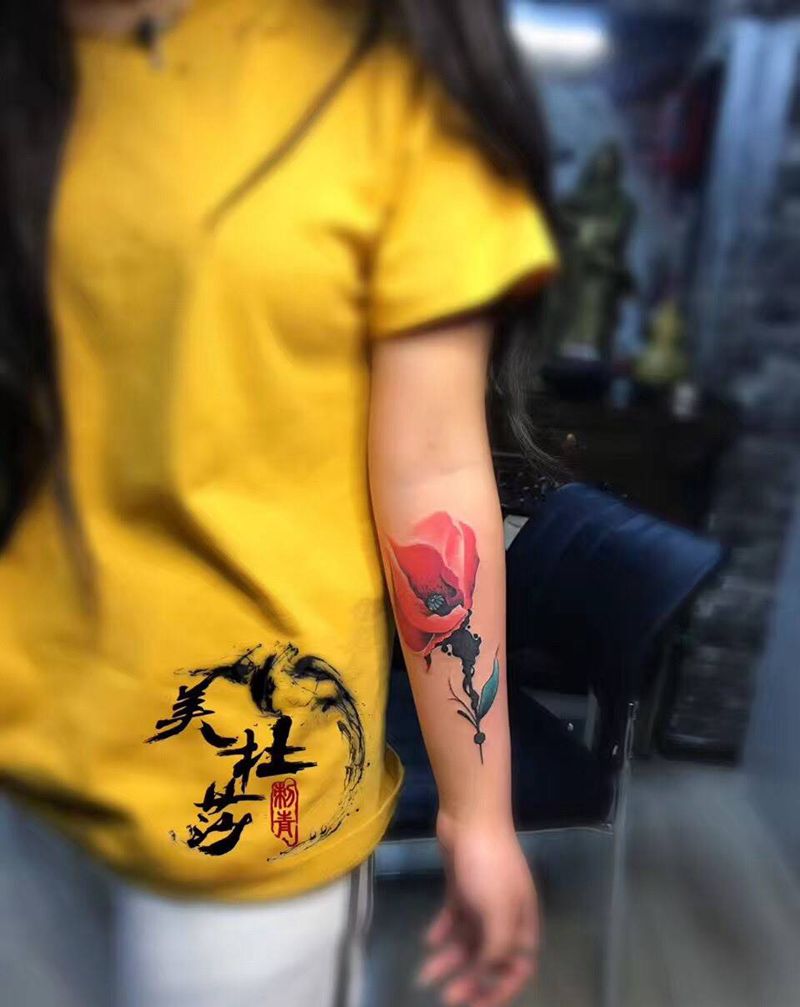罂粟花遮盖纹身图片_成品手臂清新植物纹身图案
