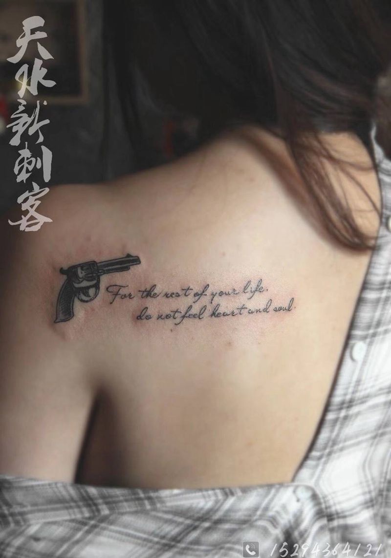 小字母纹身图片