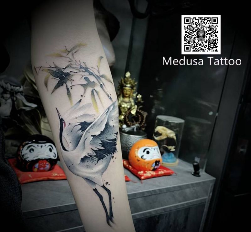 鹤纹身图片_手臂新传统纹身图案