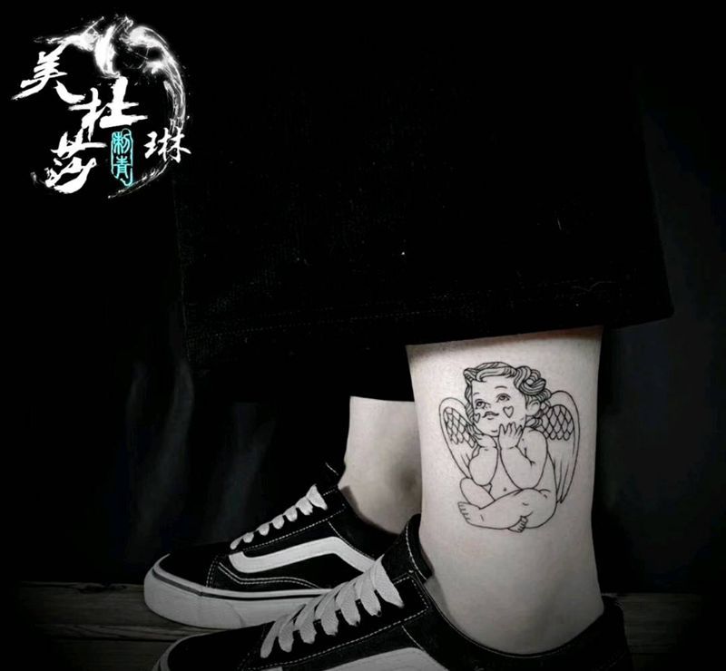 小天使纹身图片_腿部纹身图案