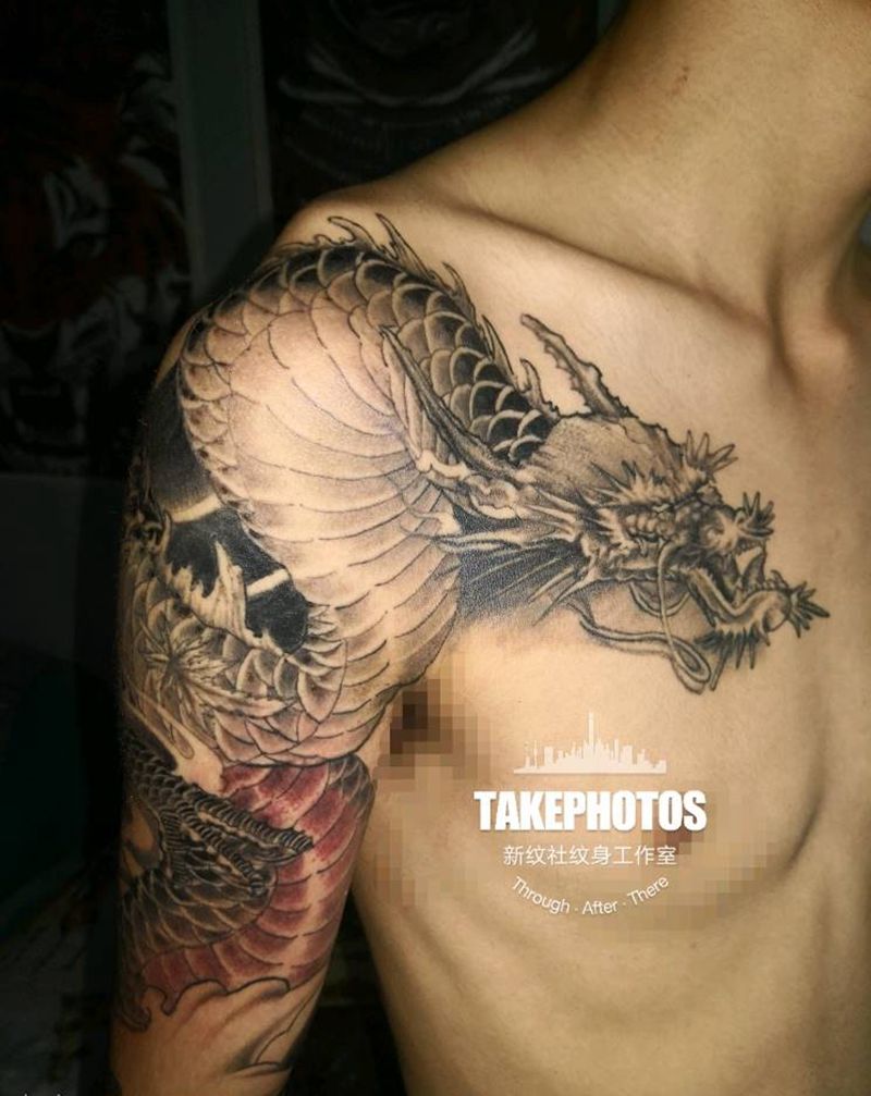 过肩龙花臂纹身图片_手臂肩部新传统纹身图案