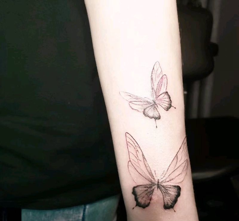 蝶纹身图片_手臂纹身图案
