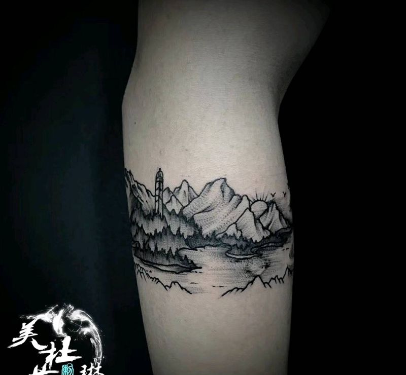 山海臂环纹身图片_手臂纹身图案