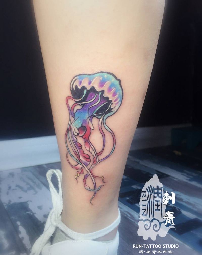 水母纹身图片_成品腿部清新动物纹身图案