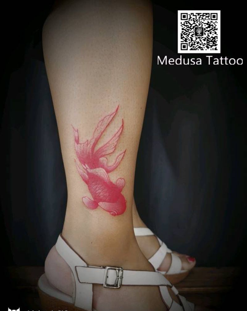 鱼纹身图片_腿部水彩纹身图案