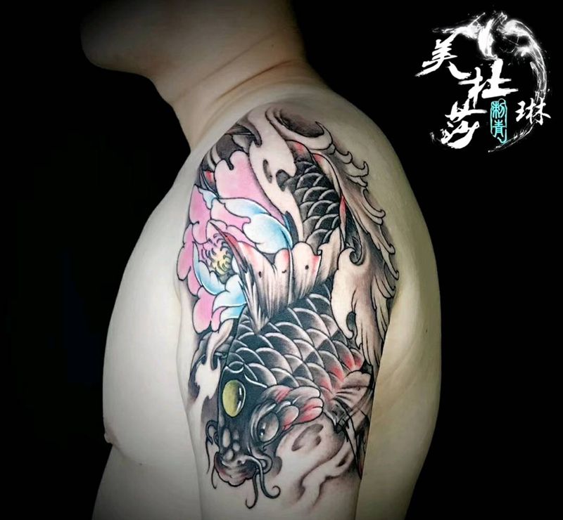 小琳作品 鲤鱼纹身图片_手臂纹身图案