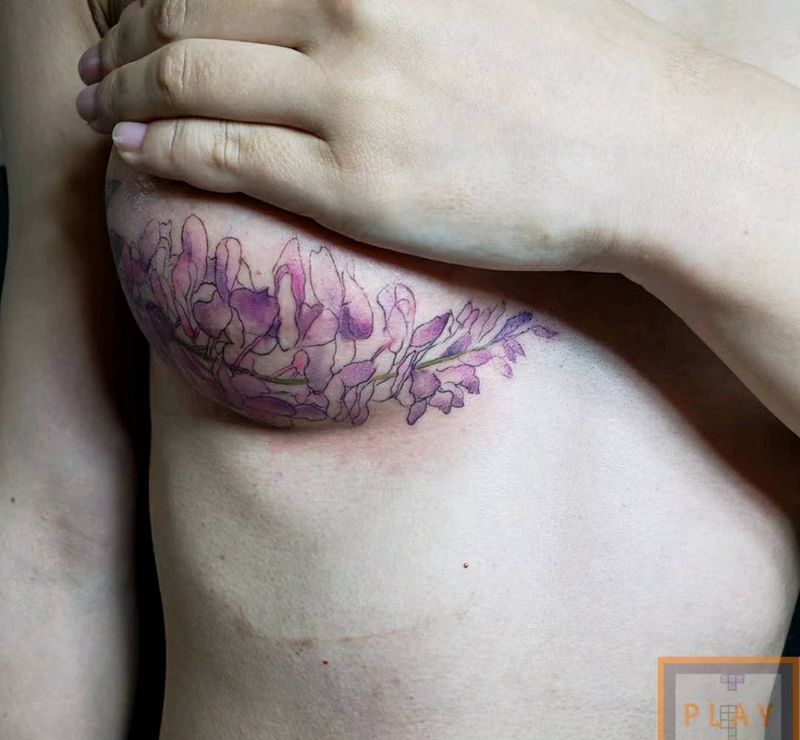 疤痕遮盖纹身图片_胸部水彩水墨纹身图案