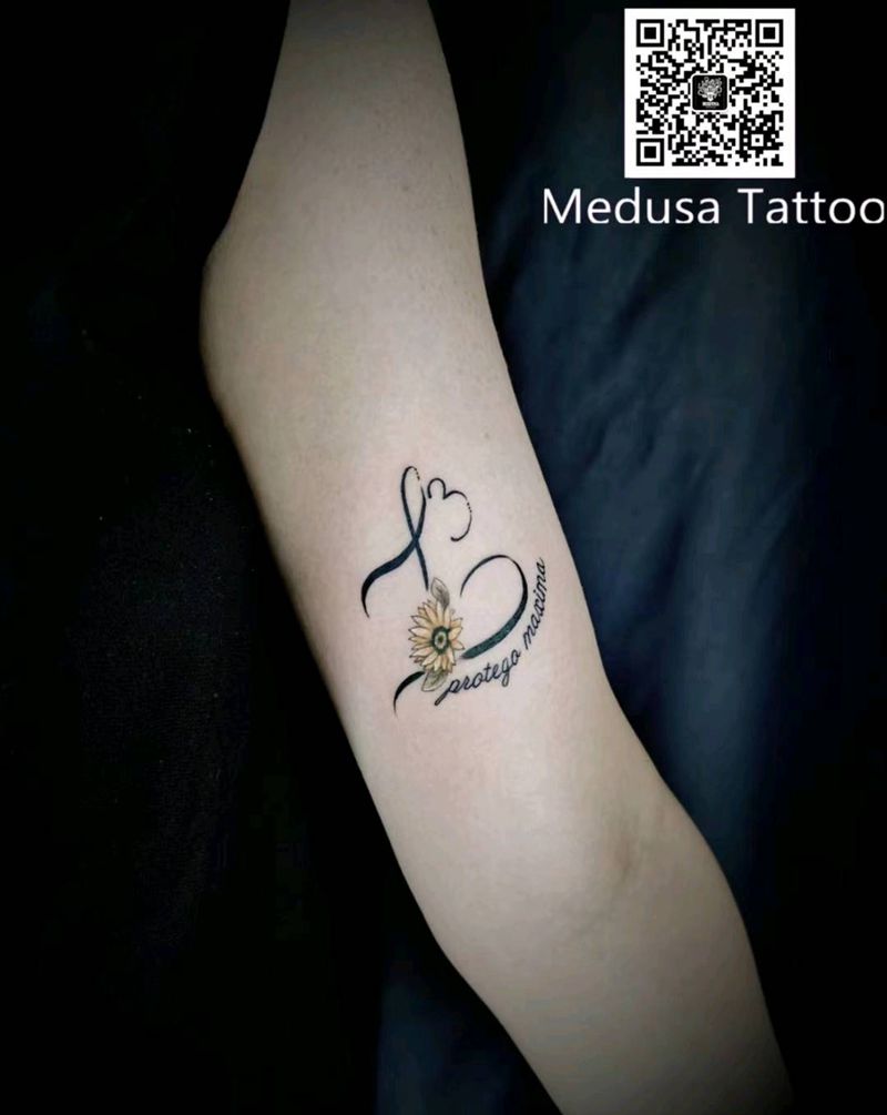 花纹身图片_手臂New School纹身图案