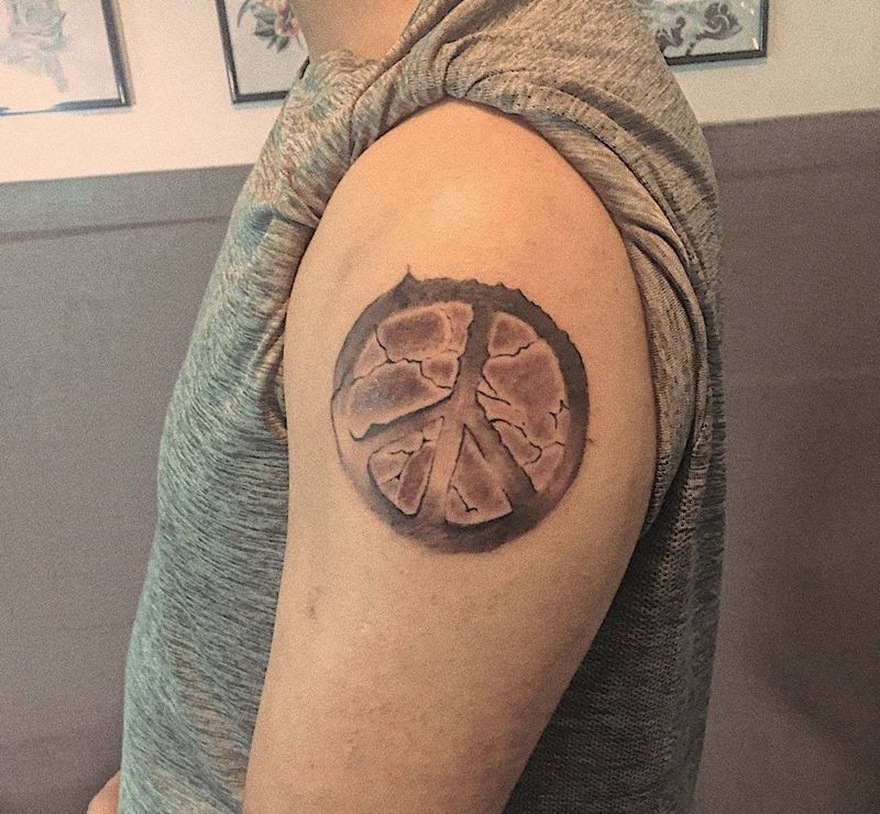 反战标纹身图片