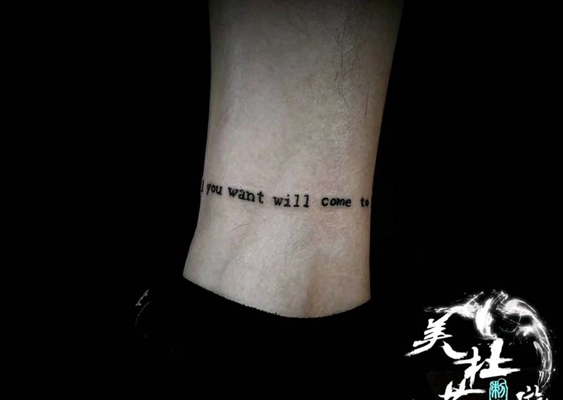 字母纹身图片_腿部纹身图案