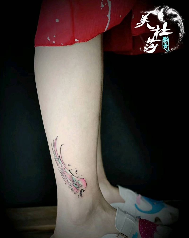 羽毛 大蓬作品纹身图片_脚部纹身图案