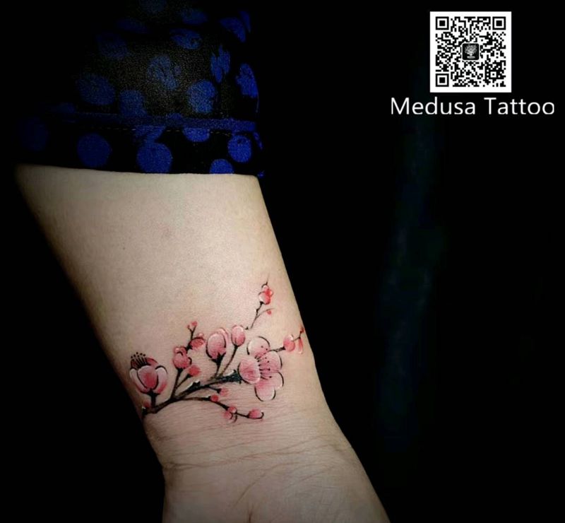 伤疤遮盖纹身图片_手臂新传统纹身图案